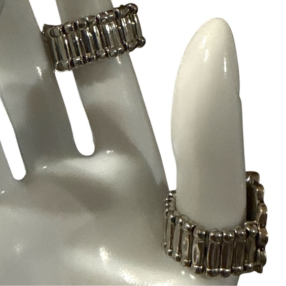 Paparazzi 7 Piece Bundle 2-Rings 2- Earrings and 3-Bracelets - Picture 3 of 12